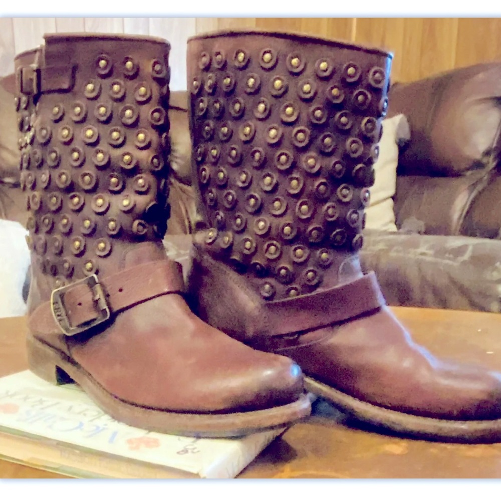 EUC Frye Jenna Disc Boot in Brown Leather Size 7